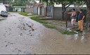 Godoi visita casas destruídas pela chuva