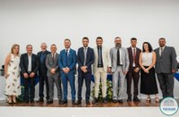 Uma sessão solene histórica